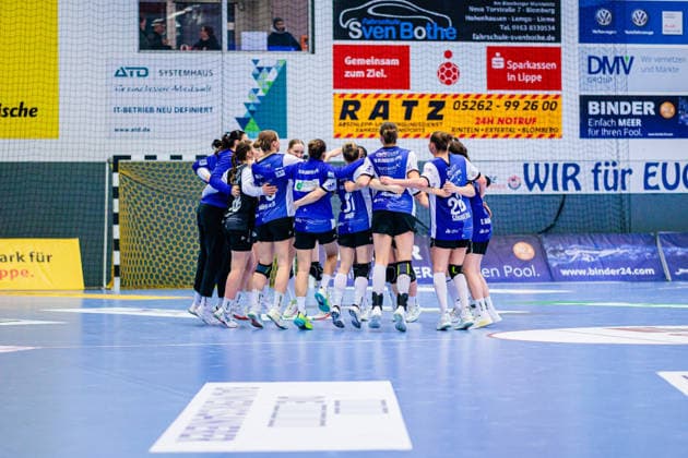 The HSG Blomberg Lippe team celebrates after a 40 22 victory GER, HSG Blomberg Lippe vs FRISCH AUF Goeppingen, Handball, 1 Bundesliga Women, Matchday 18, 18 02 2026 GER, HSG Blomberg Lippe vs FRISCH AUF Goeppingen, Handball, 1 Bundesliga Women, Matchday 18, 18 02 2026 Blomberg Copyright: xEibner-Pressefoto JanxRollingerx EP_JSK