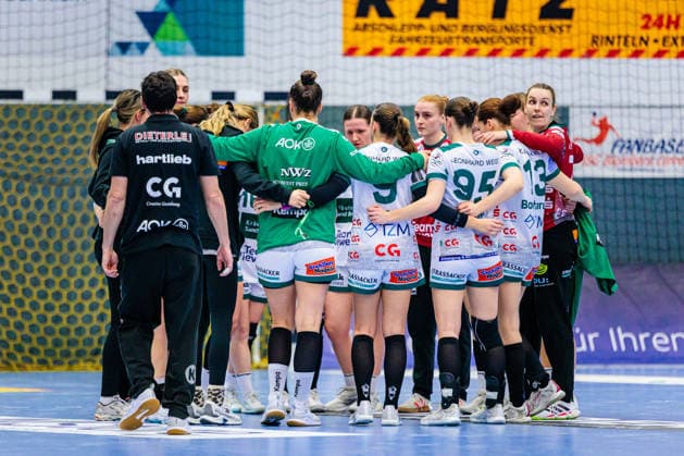 The team of FRISCH AUF Goeppingen is disappointed sad after 40 22 defeat GER, HSG Blomberg Lippe vs FRISCH AUF Goeppingen, Handball, 1 Bundesliga Women, Matchday 18, 18 02 2026 GER, HSG Blomberg Lippe vs FRISCH AUF Goeppingen, Handball, 1 Bundesliga Women, Matchday 18, 18 02 2026 Blomberg Copyright: xEibner-Pressefoto JanxRollingerx EP_JSK