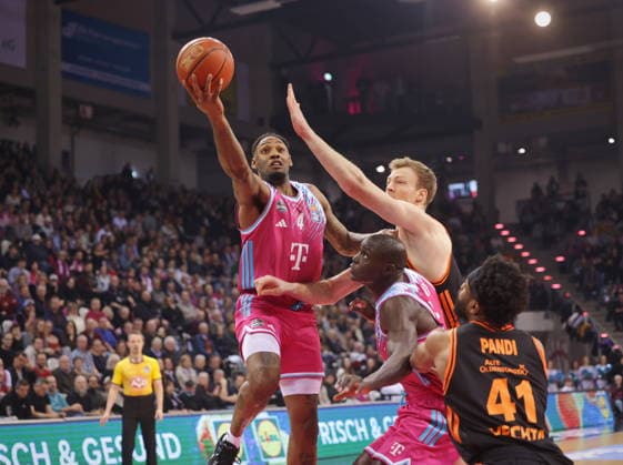 Jeff Garrett Telekom Baskets Bonn vs Lars Thiemann Rasta Vechta 21 Speiltag season 2025 26