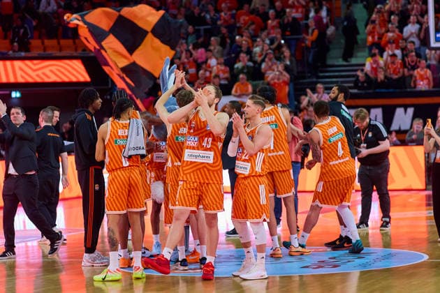 cheers jubilation after victory end of match ratiopharm ulm GER, ratiopharm ulm vs EWE Baskets Oldenburg, Basketball, Matchday 19, EasyCredit BBL, Season 2025 2026, 18 02 2026 GER, ratiopharm ulm vs EWE Baskets Oldenburg, Basketball, Matchday 19, EasyCredit BBL, Season 2025 2026, 18 02 2026 New Ulm Copyright: xEibner-Pressefoto GeraldxOelze-dexStoppanyx EP_ODS