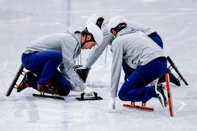 ice is being repaired after the atheletes Men s 500m Quarterfinals, Milano Cortina 2026 Winter Olympics: Day 12, Short Track Speed skating, Eisschnelllauf - Milano Cortina 2026 Winter Olympics: Day 12, Milano Speed Skating Stadium, February 18, 2026, Milan, Italy.