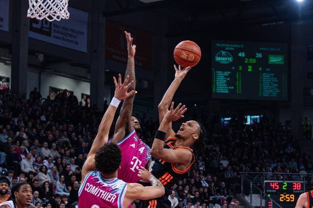 Game action with Alonzo Verge Jr 11, Rasta Vechta , Jeff Garrett Jr 4 Telekom Baskets Bonn , Alijah Comithier 2 Telekom Baskets Bonn and Lloyd Pandi 41 Rasta Vechta in the game between Telekom Baskets Bonn and RASTA Vechta on matchday 21 of the EasyCredit BBL in Bonn Game action with Alonzo Verge Jr 11, Rasta Vechta , Jeff Garrett Jr 4 Telekom Baskets Bonn and Alijah Comithier 2, Telekom Baskets Bonn Copyright: xFeyzullahxGökalp feyzofsportsx