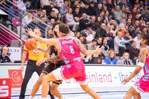 Germany 1 Bundesliga Basketball easyCredit BBL 2025 2026 Telekom Bonn vs SC RASTA Vechta 21 Matchday, 18 02 2026 Telekom Dome Bonn during the game Michael Kessens Telekom Bonn, 6 Copyright: xOrhanxHabashx