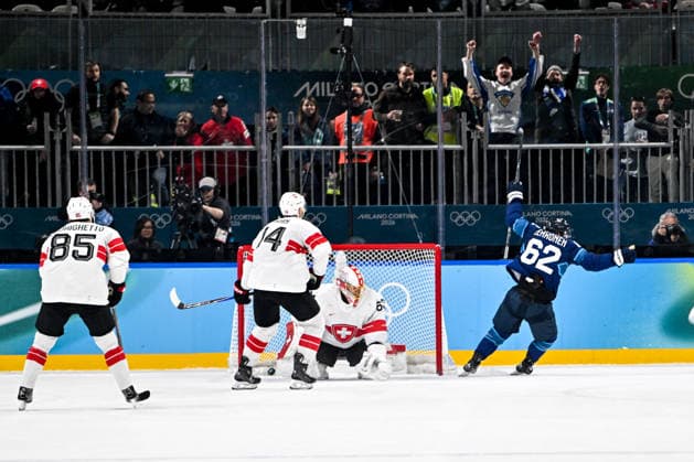 18 02 2026, Milano, Rho Ice hockey, Eishockey Arena, Winter Olympics: Finland - Switzerland (Ice Hockey), Artturi Lehkonen of Finland scores the game winning goal against goalkeeper Leonardo Genoni of Switzerland Milano Rho Ice Hockey Arena Lombardy Italy *** 18 02 2026, Milano, Rho Ice Hockey Arena, Winter Olympics Finland Switzerland Ice Hockey , Artturi Lehkonen of Finland scores the game winning goal against goalkeeper Leonardo Genoni of Switzerland Milano Rho Ice Hockey Arena Lombardy Italy Copyright: xJustPictures.ch AndreaxBrancax jp-en-AnBr-AB-AAB_698018022026