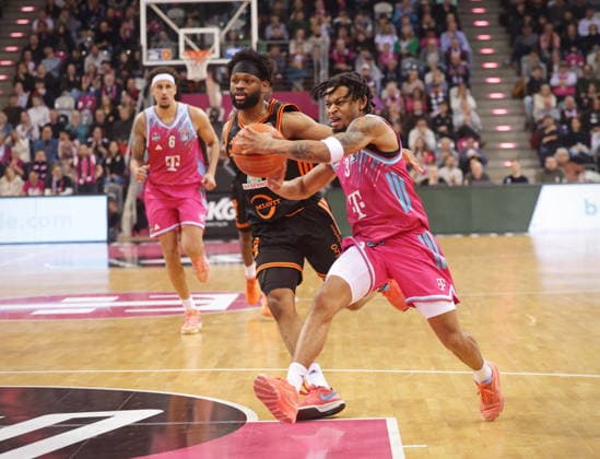 Zachery Cooks Telekom Baskets Bonn vs Rasta Vechta 21 Speiltag season 2025 26