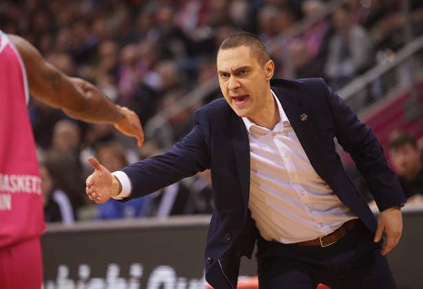 Coach Marko Stankovic Telekom Baskets Bonn vs Rasta Vechta 21 Speiltag Saison 2025 26