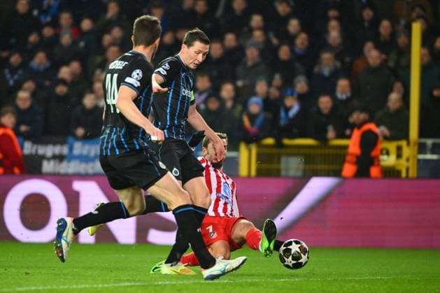 Club Brugge v Atletico de Madrid - UEFA Champions League BRUGGE, BELGIUM - FEBRUARY 18 : Vanaken Hans midfielder of Club Brugge in action during the UEFA Champions League 2025 26 knockout phase play-off match first leg between Club Brugge and Atletico de Madrid on February 18, 2026 in Brugge, Belgium, 18 02 2026 Brugge Belgium  Copyright: xVincentxKalutx
