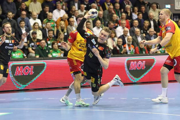 18 02 2026, xgox, Handball, EHF Champions League, SC Magdeburg GOG Handbold v l Gisli Thorgeir Kristjansson Magdeburg, 10 throws goal, Torschuetze, erzielt Tor, Treffer, scores the goal Magdeburg