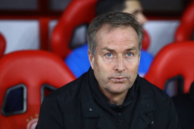 UEFA Champions League - Olympiacos FC vs Bayer 04 Leverkusen - Kasper Hjulmand coach of Bayer 04 Leverkusen react during the UEFA Champions League Play-Offs 1st leg soccer match between Olympiacos FC and Bayer 04 Leverkusen in Georgios Karaiskakis Stadium, Piraeus, Greece, on 18 February 2026. IMAGO ONE INCH PRODUCTIONS PIRAEUS GREECE Copyright: xONExINCHxPRODUCTIONSx 6859790