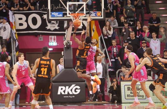 Block Jeff Garrett Telekom Baskets Bonn vs Rasta Vechta 21 Speiltag Saison 2025 26