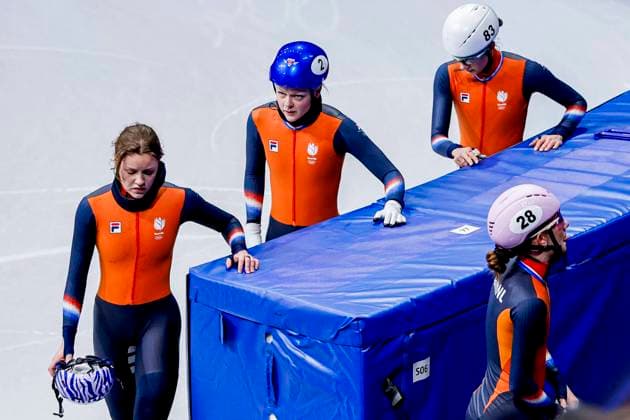 Selma Poutsma of the Netherlands and Zoe Florence Deltrap of the Netherlands and Xandra Velzeboer of the Netherlands and Michelle Velzeboer of the Netherlands looks dejected after Women s 3000m Relay Finals, Milano Cortina 2026 Winter Olympics: Day 12, Short Track Speed skating, Eisschnelllauf - Milano Cortina 2026 Winter Olympics: Day 12, Milano Speed Skating Stadium, February 18, 2026, Milan, Italy.