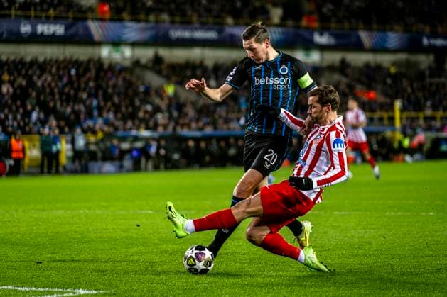 Club Brugge midfielder Hans Vanaken, Atletico de Madrid forwarder Antoine Griezmann, during the match Club Brugge KV vs Atletico de Madrid at the Jan Breydelstadion for the Champions League KO play offs 1st leg season 2025 2026 in BRUGGE, Belgium on 18 february 2026 Photo by Stefan Koops EYE4IMAGES DeFodi Images