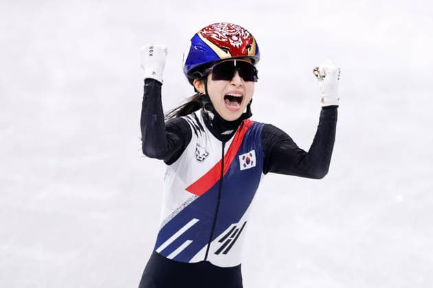 2026-02-18 Short Track Speed skating, Eisschnelllauf - Milano Cortina 2026 Winter Olympics - Day 12 MILAN, ITALY - FEBRUARY 18: Gilli Kim of South Korea celebrating her sides win after competing in the Women s 3000m Relay during Day 12 of Short Track Speed Skating - Milano Cortina 2026 Winter Olympics at Milano Ice Skating Arena on February 18, 2026 in Milan, Italy. (Photo by Joris Verwijst BSR Agency) Milan Italy Content not available for redistribution in The Netherlands directly or indirectly through any third parties. Copyright: xBSRxAgencyx