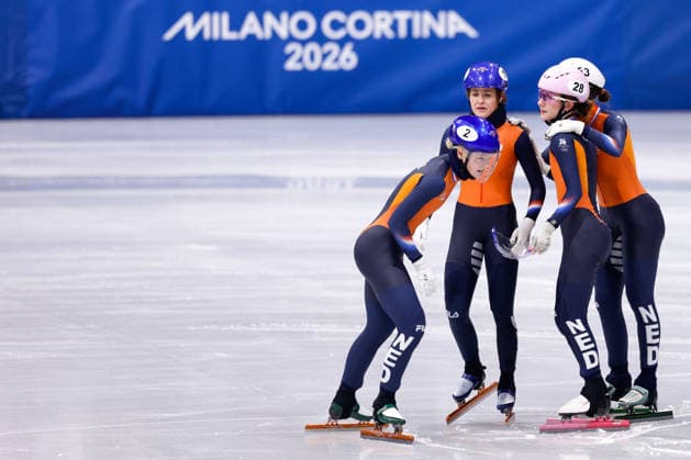 2026-02-18 Short Track Speed skating, Eisschnelllauf - Milano Cortina 2026 Winter Olympics - Day 12 MILAN, ITALY - FEBRUARY 18: Michelle Velzeboer of the Netherlands, Xandra Velzeboer of the Netherlands, Selma Poutsma of the Netherlands, Zoe Deltrap of the Netherlands looks dejected after competing in the Women s 3000m Relay during Day 12 of Short Track Speed Skating - Milano Cortina 2026 Winter Olympics at Milano Ice Skating Arena on February 18, 2026 in Milan, Italy. (Photo by Joris Verwijst BSR Agency) Milan Italy Content not available for redistribution in The Netherlands directly or indirectly through any third parties. Copyright: xBSRxAgencyx