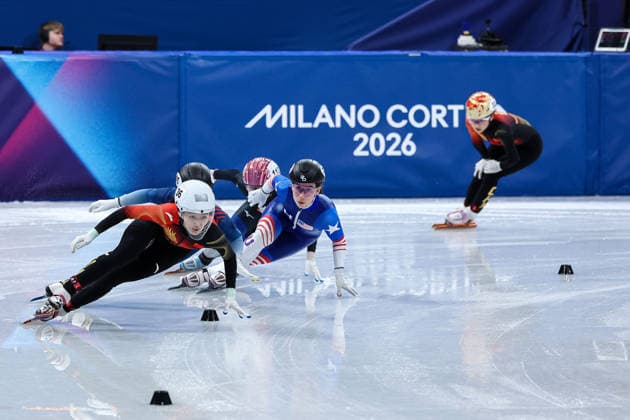 Wang Xinran (CHN) followed by Aurelie Leveque (FRA), Corinne Stoddard (USA), Haruna Nagamori (JPN), Yang Jingru (CHN) during the Olympic Winter games, Winterspiele,Spiele, Summer games Milano-Cortina 2026, Short Track Speed skating, Eisschnelllauf Women s 3000m Relay Finals on February 18, 2026 at Milano Ice Skating Arena in Milan, Italy  Copyright: xFabrizioxCarabelli IPAxSportx xipa-agency.netx xx IPA_71702338 IPA_Agency_IPA71702338
