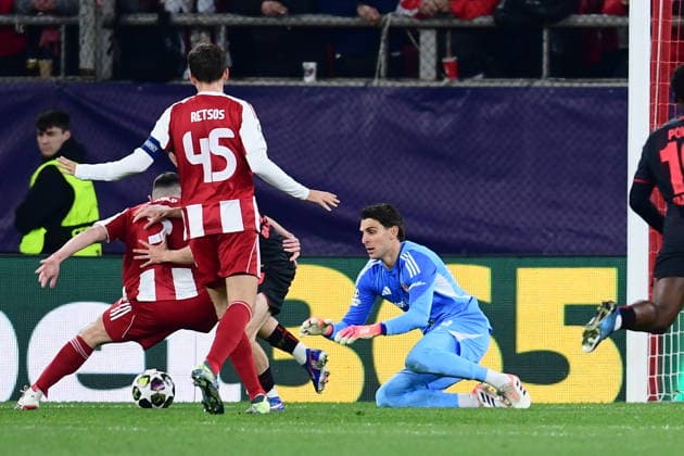 UEFA Champions League - Olympiacos FC vs Bayer 04 Leverkusen - Kostas Tzolakis goalkeeper of Olympiacos FC in action during the UEFA Champions League Play-Offs 1st leg soccer match between Olympiacos FC and Bayer 04 Leverkusen in Georgios Karaiskakis Stadium, Piraeus, Greece, on 18 February 2026. IMAGO ONE INCH PRODUCTIONS PIRAEUS GREECE Copyright: xONExINCHxPRODUCTIONSx 6859824