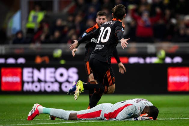 AC Milan v Como 1907 - Serie A Nico Paz of Como 1907 celebrates with Martin Baturina of Como 1907 after scoring a goal as Mike Maignan of AC Milan looks dejected during the Serie A football match between AC Milan and Como 1907. Milan Italy Copyright: xNicolòxCampox