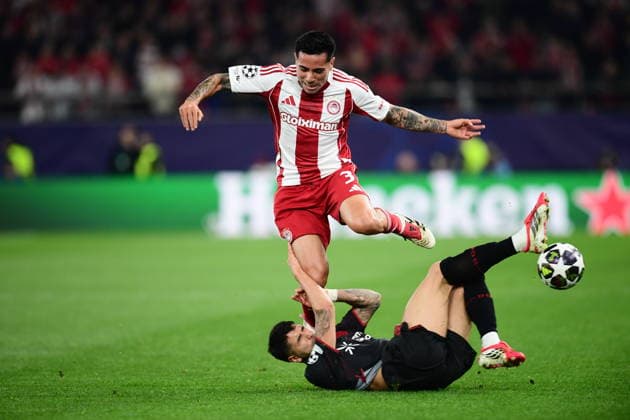 UEFA Champions League - Olympiacos FC vs Bayer 04 Leverkusen - Francisco Ortega of Olympiacos FC in action during the UEFA Champions League Play-Offs 1st leg soccer match between Olympiacos FC and Bayer 04 Leverkusen in Georgios Karaiskakis Stadium, Piraeus, Greece, on 18 February 2026. IMAGO ONE INCH PRODUCTIONS PIRAEUS GREECE Copyright: xONExINCHxPRODUCTIONSx 6859841_2