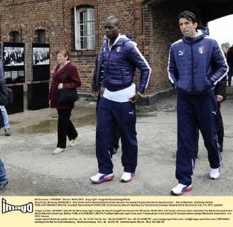 Football, EURO 2012, National team of the Netherlands and Italy meet during Auschwitz visit