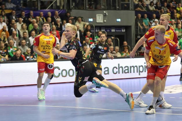 18 02 2026, xgox, Handball, EHF Champions League, SC Magdeburg GOG Handbold v l Magnus Saugstrup Magdeburg, 23 throws goal, goal scorer, scores goal, scores the goal Magdeburg