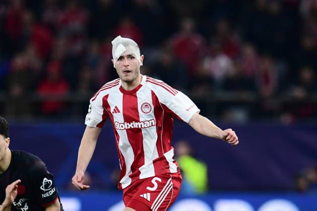UEFA Champions League - Olympiacos FC vs Bayer 04 Leverkusen - Lorenzo Pirola of Olympiacos FC react injuredduring the UEFA Champions League Play-Offs 1st leg soccer match between Olympiacos FC and Bayer 04 Leverkusen in Georgios Karaiskakis Stadium, Piraeus, Greece, on 18 February 2026. IMAGO ONE INCH PRODUCTIONS PIRAEUS GREECE Copyright: xONExINCHxPRODUCTIONSx 6859922