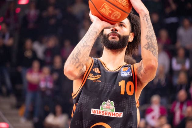 Germany 1 Bundesliga Basketball easyCredit BBL 2025 2026 Telekom Bonn vs SC RASTA Vechta 21 Matchday, 18 02 2026 Telekom Dome Bonn at the throw Kevin Smit SC Rasta Vechta, 10 Copyright: xOrhanxHabashx