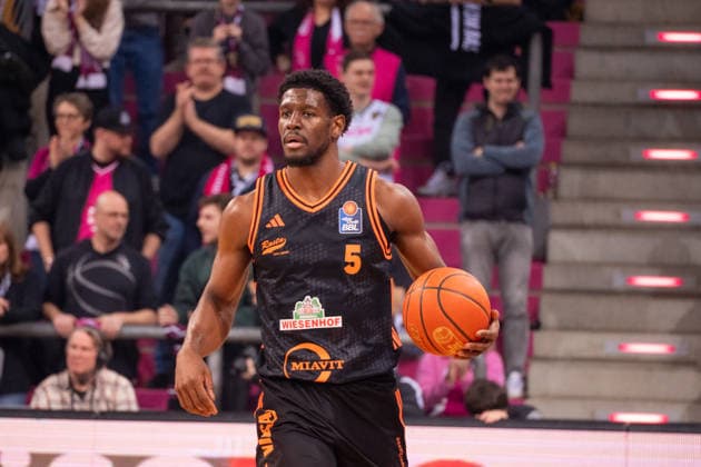 Germany 1 Bundesliga Basketball easyCredit BBL 2025 2026 Telekom Bonn vs SC RASTA Vechta 21 Matchday, 18 02 2026 Telekom Dome Bonn on the ball Djairo Bernardina SC Rasta Vechta, 5 Copyright: xOrhanxHabashx