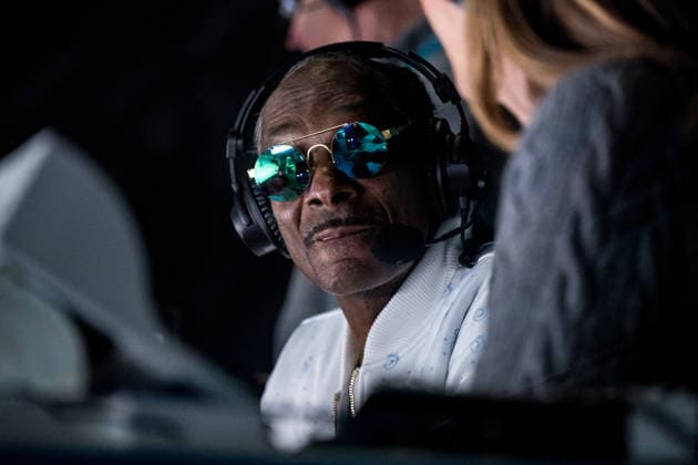 260218 Snoop Dogg during the men s Ice hockey, Eishockey quarterfinal between USA and Sweden during day 12 of the 2026 Winter Olympics on February 18, 2026 in Milan. Photo: Carl Sandin BILDBYRAN kod CS EW0641 ishockey ice hockey Olympic Games, Olympische Spiele, Olympia, OS olympics winter olympics os ol olympiska spel vinter-os olympiske leker milano cortina 2026 milan cortina 2026 milano cortina 2026 olympic games milano cortina 2026 winter olympic games milano cortina-os milano cortina-ol vinter-ol 12 bbeng sverige sweden usa quarterfinal kvartsfinal *** 260218 Snoop Dogg during the men s ice hockey quarterfinal between USA and Sweden during day 12 of the 2026 Winter Olympics on February 18, 2026 in Milan Photo Carl Sandin BILDBYRAN code CS EW0641 ice hockey ice hockey olympic games olympics winter olympics os ol olympic games winter os olympic games milano cortina 2026 milan cortina 2026 milano cortina 2026 olympic games milano cortina 2026 winter olympic games milano cortina os milano cortina ol winter ol 12 bbeng sweden usa quarterfinal quarterfinal  Copyright: CARLxSANDIN BB260218CS038