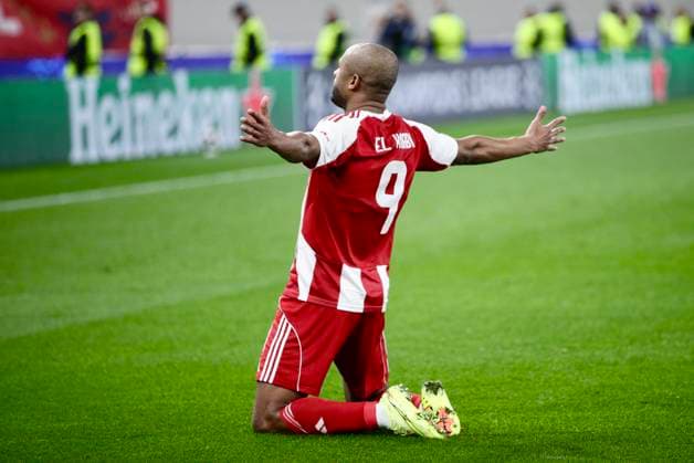 UEFA Champions League - Olympiacos FC vs Bayer 04 Leverkusen - Ayoub El Kaabi of Olympiacos FC celebrates with his teamamtes after scoring during the UEFA Champions League Play-Offs 1st leg soccer match between Olympiacos FC and Bayer 04 Leverkusen in Georgios Karaiskakis Stadium, Piraeus, Greece, on 18 February 2026. The goal was cancelled by VAR review. IMAGO ONE INCH PRODUCTIONS PIRAEUS GREECE Copyright: xONExINCHxPRODUCTIONSx 6859958