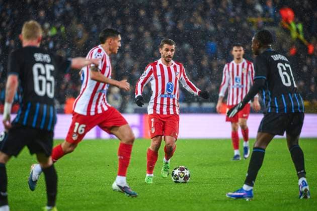 Club Brugge v Atletico de Madrid - UEFA Champions League BRUGGE, BELGIUM - FEBRUARY 18 : Griezmann Antoine forward of Atletico de Madrid in action during the UEFA Champions League 2025 26 knockout phase play-off match first leg between Club Brugge and Atletico de Madrid on February 18, 2026 in Brugge, Belgium, 18 02 2026 Brugge Belgium  Copyright: xVincentxKalutx