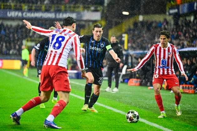 Club Brugge v Atletico de Madrid - UEFA Champions League BRUGGE, BELGIUM - FEBRUARY 18 : Vanaken Hans midfielder of Club Brugge in action during the UEFA Champions League 2025 26 knockout phase play-off match first leg between Club Brugge and Atletico de Madrid on February 18, 2026 in Brugge, Belgium, 18 02 2026 Brugge Belgium  Copyright: xJanxDexMeuleneirx