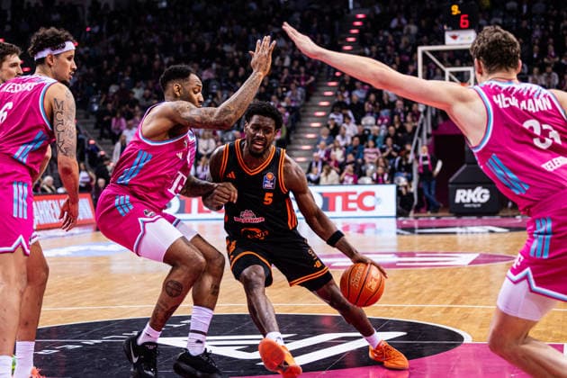 easyCredit Basketball Bundesliga, Telekom Baskets Bonn vs SC RASTA Vechta, 18 02 2026 TJ Bamba RASTA Vechta 5 vs all Bonn easyCredit Basketball Bundesliga, Telekom Baskets Bonn vs SC RASTA Vechta, 18 02 2026, Telekom Dome Bonn Copyright: xBEAUTIFULxSPORTS Derixx