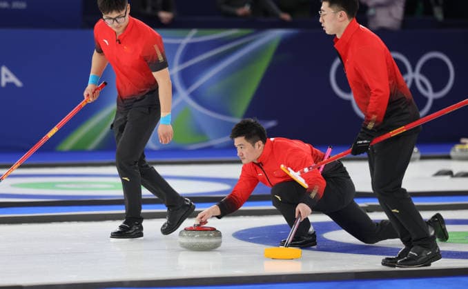 (260218) -- CORTINA D AMPEZZO, Feb. 18, 2026 -- Xu Xiaoming of China competes during the curling men s round robin session 11 match between the Czech Republic and China at the 2026 Milan-Cortina Winter Olympics in Cortina, Italy, Feb. 18, 2026. ) (MICO2026)ITALY-CORTINA D AMPEZZO-OLYMPIC Winter games, Winterspiele,Spiele, Summer games CURLING-MEN-ROUND ROBIN-CHN VS CZE DingxXu 