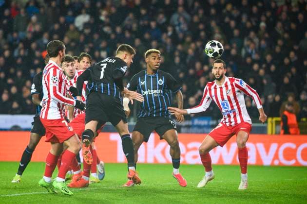 Club Brugge v Atletico de Madrid - UEFA Champions League BRUGGE, BELGIUM - FEBRUARY 18 : Onyedika Nwadike Raphael midfielder of Club Brugge, Tresoldi Nicolo forward of Club Brugge in action during the UEFA Champions League 2025 26 knockout phase play-off match first leg between Club Brugge and Atletico de Madrid on February 18, 2026 in Brugge, Belgium, 18 02 2026 Brugge Belgium  Copyright: xVincentxKalutx