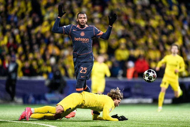 260218 Manuel Akanji of Inter and Kasper Hogh of Bodo Glimt during the UEFA Champions League football match between Bodo Glimt and Inter on February 18, 2026 in Bodo Photo Marius Simensen BILDBYRAN COP 238 MM0055 bbeng football fotball fotboll soccer uefa champions league mesterligaen bodo glimt inter fc internazionale milano  Copyright: MARIUSxSIMENSEN BB260218ZW140