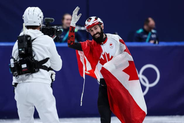 Steven Dubois (CAN) celebrates the 1st place, Gold Medal during the Olympic Winter games, Winterspiele,Spiele, Summer games Milano-Cortina 2026, Short Track Speed skating, Eisschnelllauf Men s 500m Finals on February 18, 2026 at Milano Ice Skating Arena in Milan, Italy  Copyright: xFabrizioxCarabelli IPAxSportx xipa-agency.netx xx IPA_71705477 IPA_Agency_IPA71705477