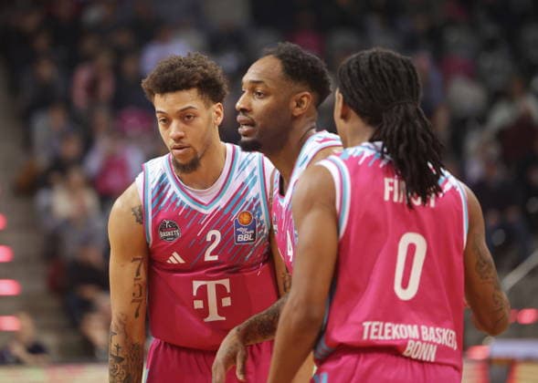 Alijah Comithier, Jeff Garrett, Jalen Finch Telekom Baskets Bonn vs Rasta Vechta 21 Speiltag Saison 2025 26