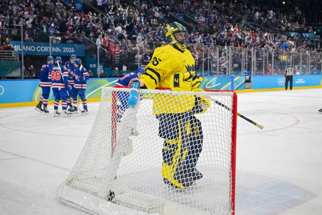 MILANO, ITALIEN 20260218 Sveriges malvakt Jacob Markström släpper in 1-0 under herrarnas kvartsfinal i ishockey mellan USA och Sverige i Santagiulia Arena under OS i Milano. *** Bilden ingar i SPORTPAKET. För övriga BETALBILD *** MILANO ITALIEN x10070x *** MILANO, ITALY 20260218 Swedens goalkeeper Jacob Markström concedes 1-0 during the mens ice hockey quarterfinal between USA and Sweden at Santagiulia Arena during the Milan Olympics Picture in SPORT PACKAGE For other PICTURES MILANO ITALY x10070x  Copyright: xJessicaxGow TTx OS 2026 ISHOCKEY USA-SVERIGE KVARTSFINAL