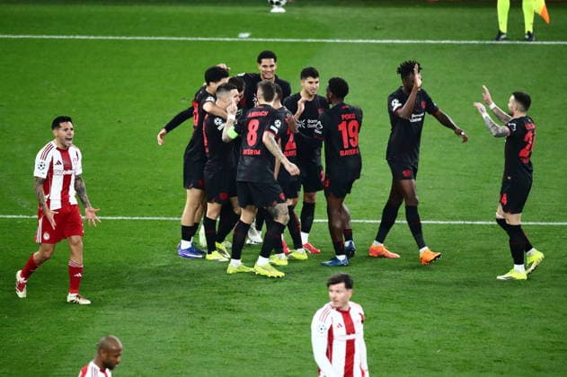 UEFA Champions League - Olympiacos FC vs Bayer 04 Leverkusen - Patrik Schick of Bayer 04 Leverkusen celebrates with his teamates after scoring during the UEFA Champions League Play-Offs 1st leg soccer match between Olympiacos FC and Bayer 04 Leverkusen in Georgios Karaiskakis Stadium, Piraeus, Greece, on 18 February 2026. IMAGO ONE INCH PRODUCTIONS PIRAEUS GREECE Copyright: xONExINCHxPRODUCTIONSx 6860024