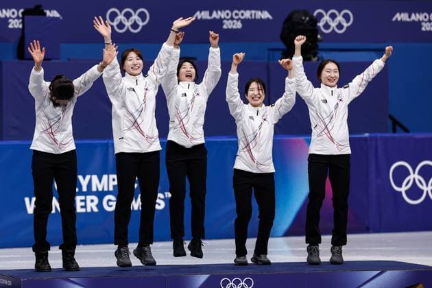 MILAN , 18-02-2026 , Milano Ice Skating Arena , Olympic Winter games, Winterspiele,Spiele, Summer games 2026 - Short Track 18-02 Women™s 3000m relay, Picture shows team Republic of Korea (gold), Canada (bronze) Olympic Winter Games 2026 - Short Track 18-02  x201715596x Copyright: