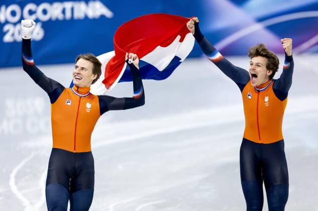 MILAN - Jens van t Wout and Melle van t Wout during the 500-meter short track Speed skating, Eisschnelllauf final at the Milan Ice Skating Area at the Milan Winter Olympics. ROBIN VAN LONKHUIJSEN ANP xVIxANPxSportx xxANPxIVx 551126458 originalFilename: 551126458.jpg