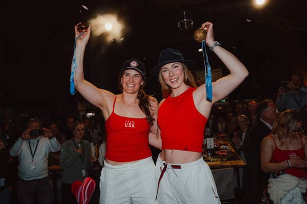 OLYMPICS - Winter Olympic Games, Olympische Spiele, Olympia, OS Milano Cortina 2026 CORTINA D AMPEZZO,ITALY,18.FEB.26 - OLYMPICS - Winter Olympic Games Milano Cortina 2026, Austria House, Raiffeisen-Abend. Image shows the rejoicing of Paula Moltzan (USA) and Mikaela Shiffrin (USA). Keywords: medal  GEPAxpictures xAlexanderxSolc