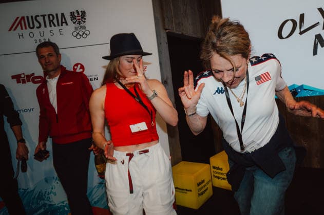 OLYMPICS - Winter Olympic Games, Olympische Spiele, Olympia, OS Milano Cortina 2026 CORTINA D AMPEZZO,ITALY,18.FEB.26 - OLYMPICS - Winter Olympic Games Milano Cortina 2026, Austria House, Raiffeisen-Abend. Image shows the rejoicing of Mikaela Shiffrin (USA) and her mum.  GEPAxpictures xAlexanderxSolc