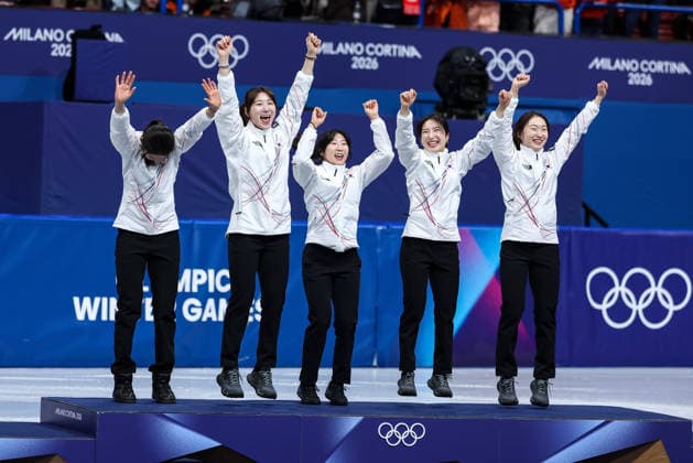 Korea Team, 1st place, Gold Medal on the podium Choi Minjeong (KOR), Kim Gilli (KOR), Shim Sukhee (KOR), Lee Soyeon (KOR) and NOH Dohee (KOR) at the end of the Olympic Winter games, Winterspiele,Spiele, Summer games Milano-Cortina 2026, Short Track Speed skating, Eisschnelllauf Women s 3000m Relay Finals on February 18, 2026 at Milano Ice Skating Arena in Milan, Italy  Copyright: xFabrizioxCarabelli IPAxSportx xipa-agency.netx xx IPA_71706694 IPA_Agency_IPA71706694
