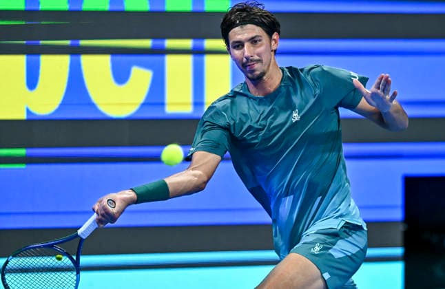 ATP, Tennis Herren QATAR EXXONMOBIL OPEN-ROUND OF 16 Alexei Popyrin of Australia competes against Jannik Sinner of Italy in the Round of q6 at the ATP men s Qatar ExxonMobil Open 2026 tennis tournament at the Khalifa International Tennis Complex in Doha, Qatar, on February 18 2026. DOHA Qatar Copyright: xNOUSHADx