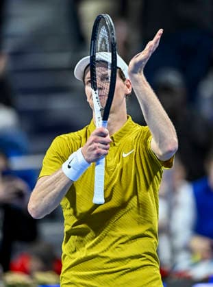ATP, Tennis Herren QATAR EXXONMOBIL OPEN-ROUND OF 16 Jannik Sinner of Italy celebrates after winning against Alexei Popyrin of Australia in the Round of q6 at the ATP men s Qatar ExxonMobil Open 2026 tennis tournament at the Khalifa International Tennis Complex in Doha, Qatar, on February 18 2026. DOHA Qatar Copyright: xNOUSHADx