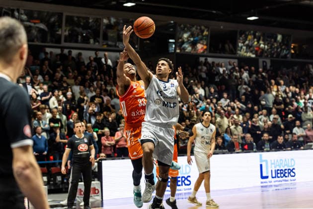 GER, easy Credit Basketball Bundesliga, Niners Chemnitz MLP Academics Heidelberg 18 02 2026, Messe, Chemnitz, GER, easy Credit Basketball Bundesliga, Niners Chemnitz MLP Academics Heidelberg Kevin McClain MLP Academics Heidelberg 3 Foto Alexander Trienitz Chemnitz Messe Sachsen Germany