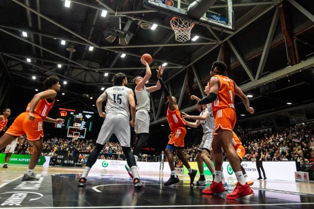GER, easy Credit Basketball Bundesliga, Niners Chemnitz MLP Academics Heidelberg 18 02 2026, Messe, Chemnitz, GER, easy Credit Basketball Bundesliga, Niners Chemnitz MLP Academics Heidelberg Ryan Mikesell MLP Academics Heidelberg 33 Photo Alexander Trienitz Chemnitz Messe Sachsen Germany