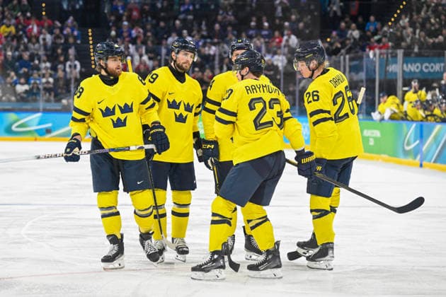 MILANO, ITALIEN 20260218 Sveriges William Nylander, Adrian Kempe, Joel Eriksson Ek, Lucas Raymond och Rasmus Dahlin under herrarnas kvartsfinal i ishockey mellan USA och Sverige i Santagiulia Arena under OS i Milano. *** Bilden ingar i SPORTPAKET. För övriga BETALBILD *** MILANO ITALIEN x10070x *** MILANO, ITALY 20260218 Swedens William Nylander, Adrian Kempe, Joel Eriksson Ek, Lucas Raymond and Rasmus Dahlin during the mens ice hockey quarterfinal between USA and Sweden in Santagiulia Arena during the Milan Olympics Picture in SPORTPAKET For others PAYPICTURE MILANO ITALY x10070x  Copyright: xJessicaxGow TTx OS 2026 ISHOCKEY USA-SVERIGE KVARTSFINAL