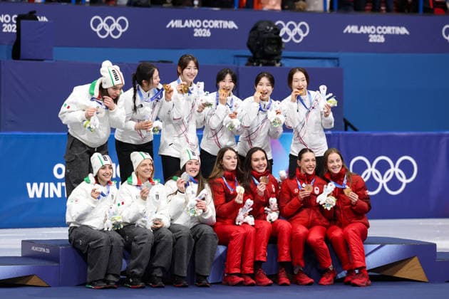 Winter Olympics - Podium Of Short Track Speed skating, Eisschnelllauf Women s 3000m Relay Gold medalists Team Republic of Korea, Silver medalists Team Italy and Bronze medalists Team Canada pose for a photo on the podium during the medal ceremony for the Short Track Speed Skating Women s 3000m Relay on day twelve of the Milano Cortina 2026 Winter Olympic Games, Olympische Spiele, Olympia, OS at Milano Ice Skating Arena on February 18, 2026 in Milan, Italy. Photo by Alexis Jumeau ABACAPRESS.COM Milan Italy  Copyright: xJumeauxAlexis ABACAx